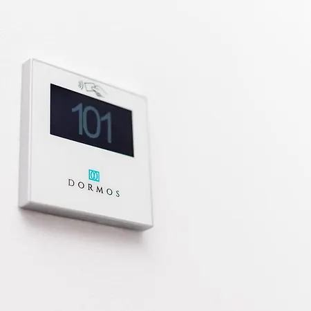 Dormos מלון